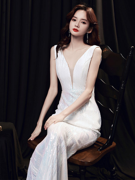 ชุดราตรี ชุดราตรีสวยหรู แบบ ทันสมัย Evening dress