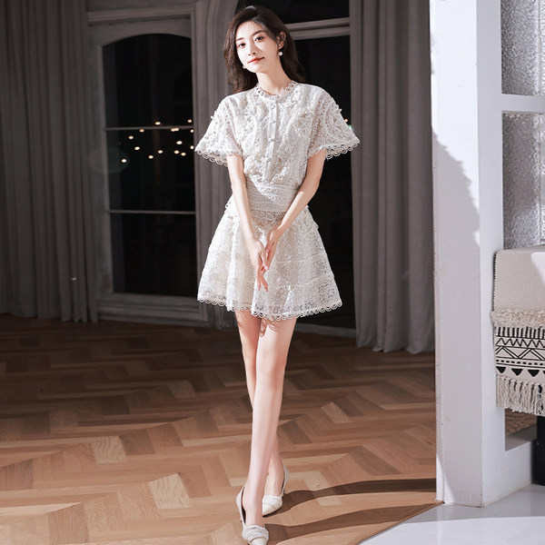 ชุดราตรี ชุดราตรีสวยหรู แบบ ทันสมัย Evening dress
