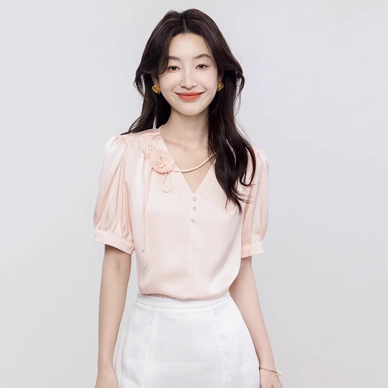 เสื้อเชิ้ตผู้หญิงใส่ทํางาน 390 บาทต่อชิ้น ฟรีค่าจัดส่ง