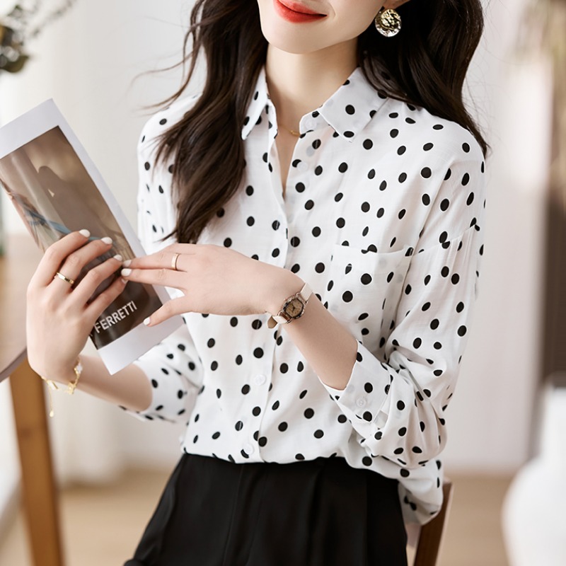 เสื้อเชิ้ตผู้หญิงแขนยาว เสื้อเชิ้ตผู้หญิงใส่ทํางาน 390 บาทต่อชิ้น ฟรีค่าจัดส่ง