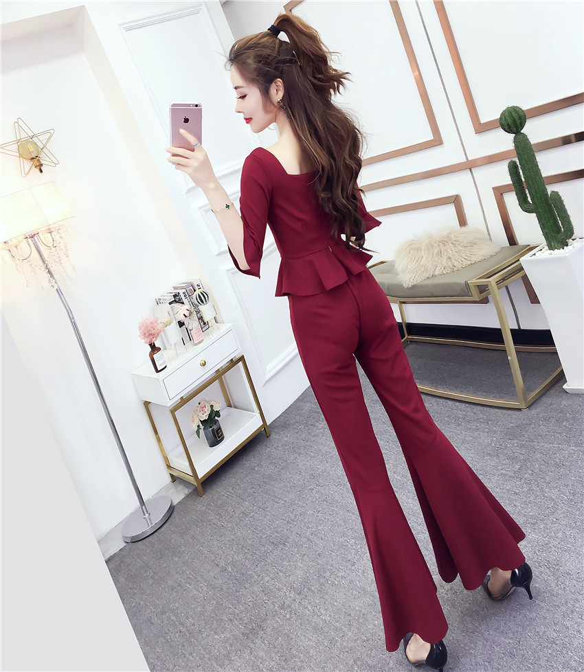 Set_bt1733 ชุดเซ็ท(เสื้อ+กางเกง) เสื้อคอเหลี่ยมชายระบายแขนสามส่วนซิปหลังใส่ง่าย กางเกงขายาวชายบาน เอวสม็อคยางยืดหลัง ผ้าโพลีเนื้อดีหนามีน้ำหนักยืดหยุ่นได้ งานดีทรงดีเรียบหรู ใส่แล้วดูสวยแพง มี 2 สี ดำ, ไวน์แดง