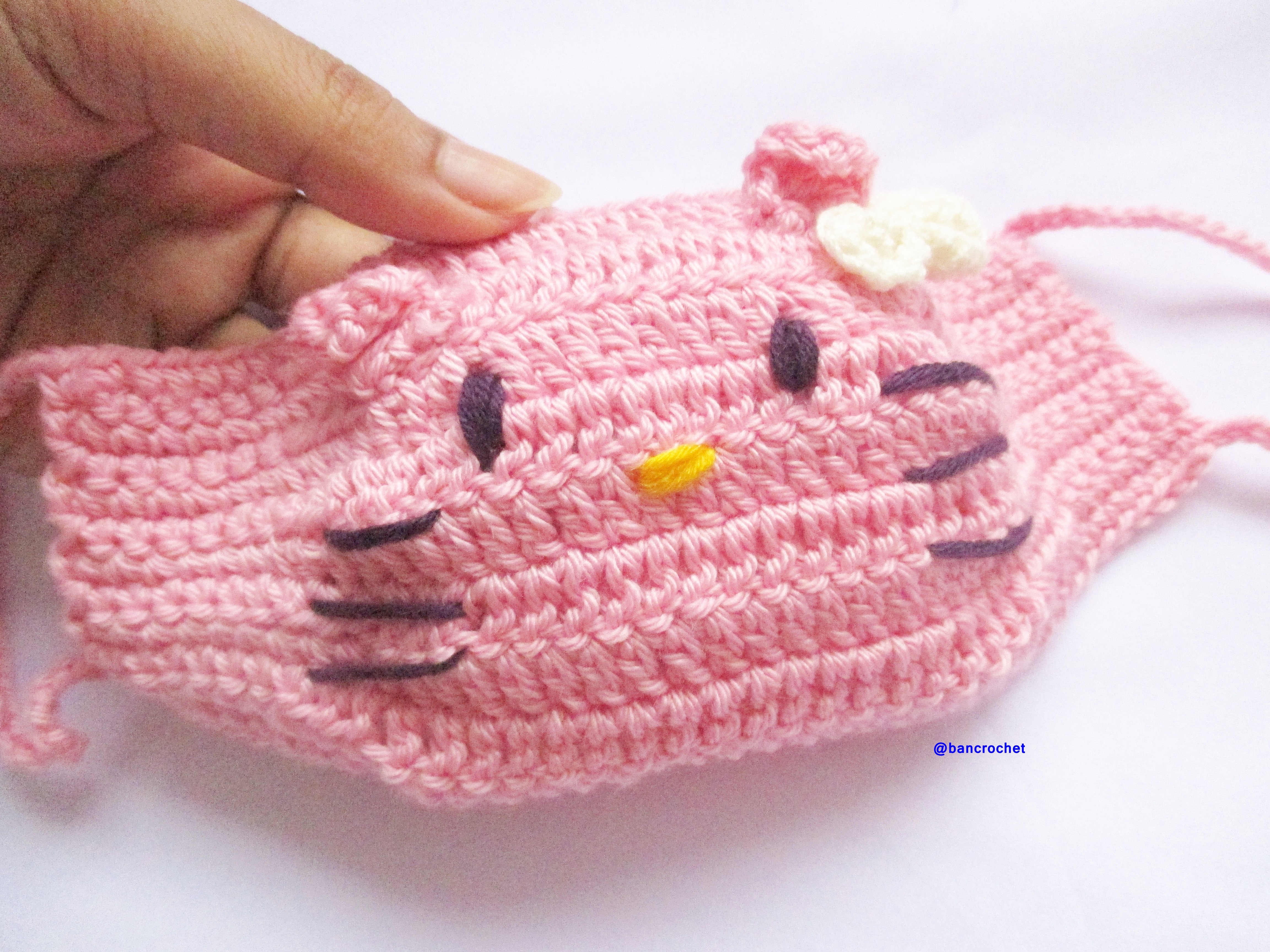 Bancrochet ผ้าปิดจมูกถักโครเชต์ ลายคิตตี้ Crochet mask fashion หลากสี 4 นิ้ว