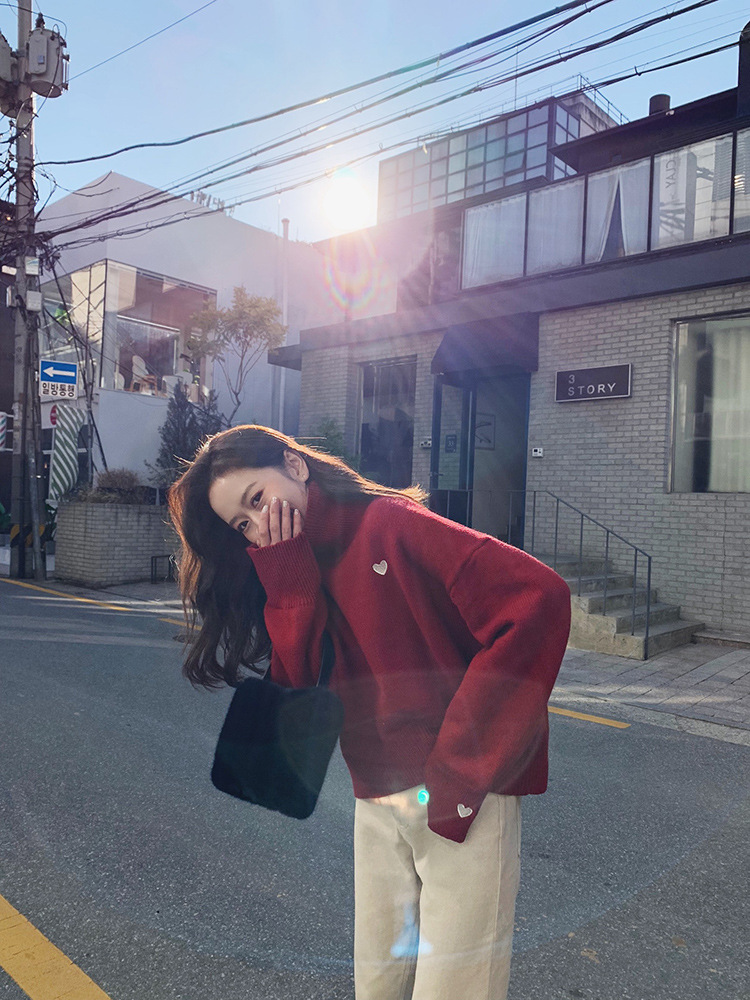 ห้ามพลาด Sweater เสื้อสเวทเตอร์ไหมพรม คอเต่า แต่งลายปักหัวใจ งานดี ไหมพรมเนื้อดี สายเกาหลีห้ามพลาดน้าาา แดง freesize