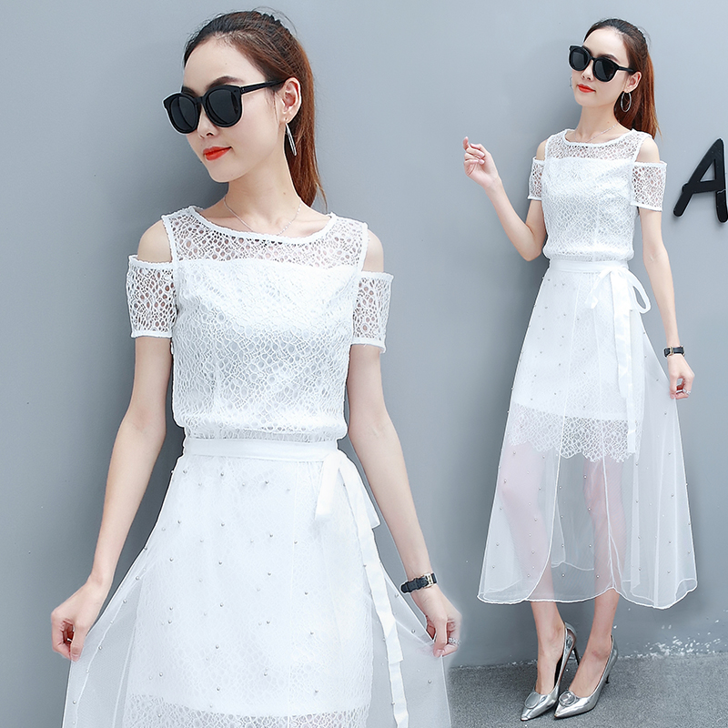 Dress4492 เดรสลูกไม้สีขาวเว้าไหล่+กระโปรงป้ายผ้ามุ้งผูกเอวแต่งหมุดเพิ่มความสวยงาม ผ้าลูกไม้ฉลุเนื้อดี ใส่ออกงานได้
