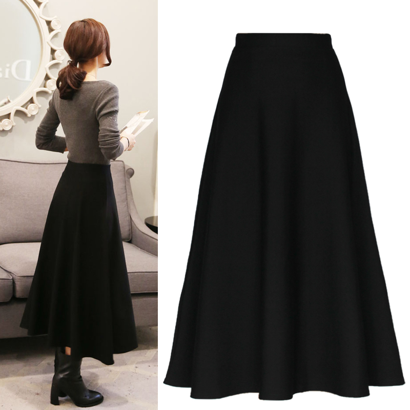 Skirt331 กระโปรงยาวทรงสวยซิปหลังสีพื้นดำ มีซับในอย่างดี ผ้าเนื้อดีหนาสวยมีน้ำหนักทิ้งตัว งานดีดูสวยแพง แมทช์กับเสื้อทรงไหนก็เริดจ้า