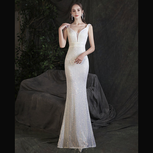 ชุดราตรี ชุดราตรีสวยหรู แบบ ทันสมัย Evening dress