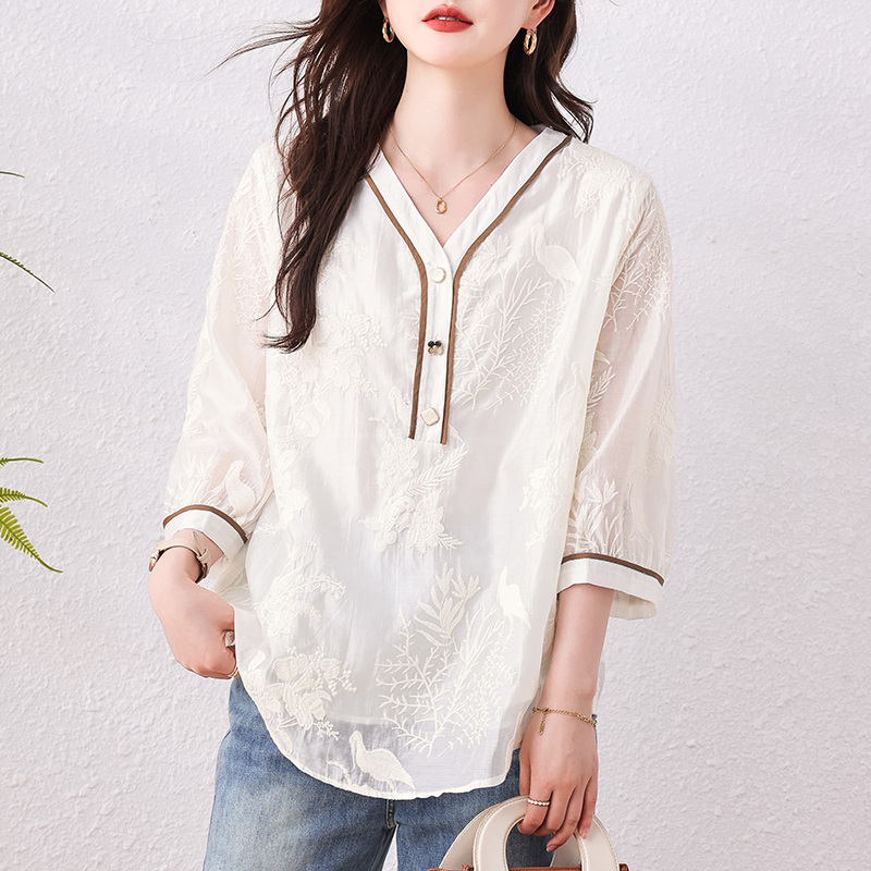 เสื้อเชิ้ตผู้หญิงใส่ทํางาน 390 บาทต่อชิ้น ฟรีค่าจัดส่ง