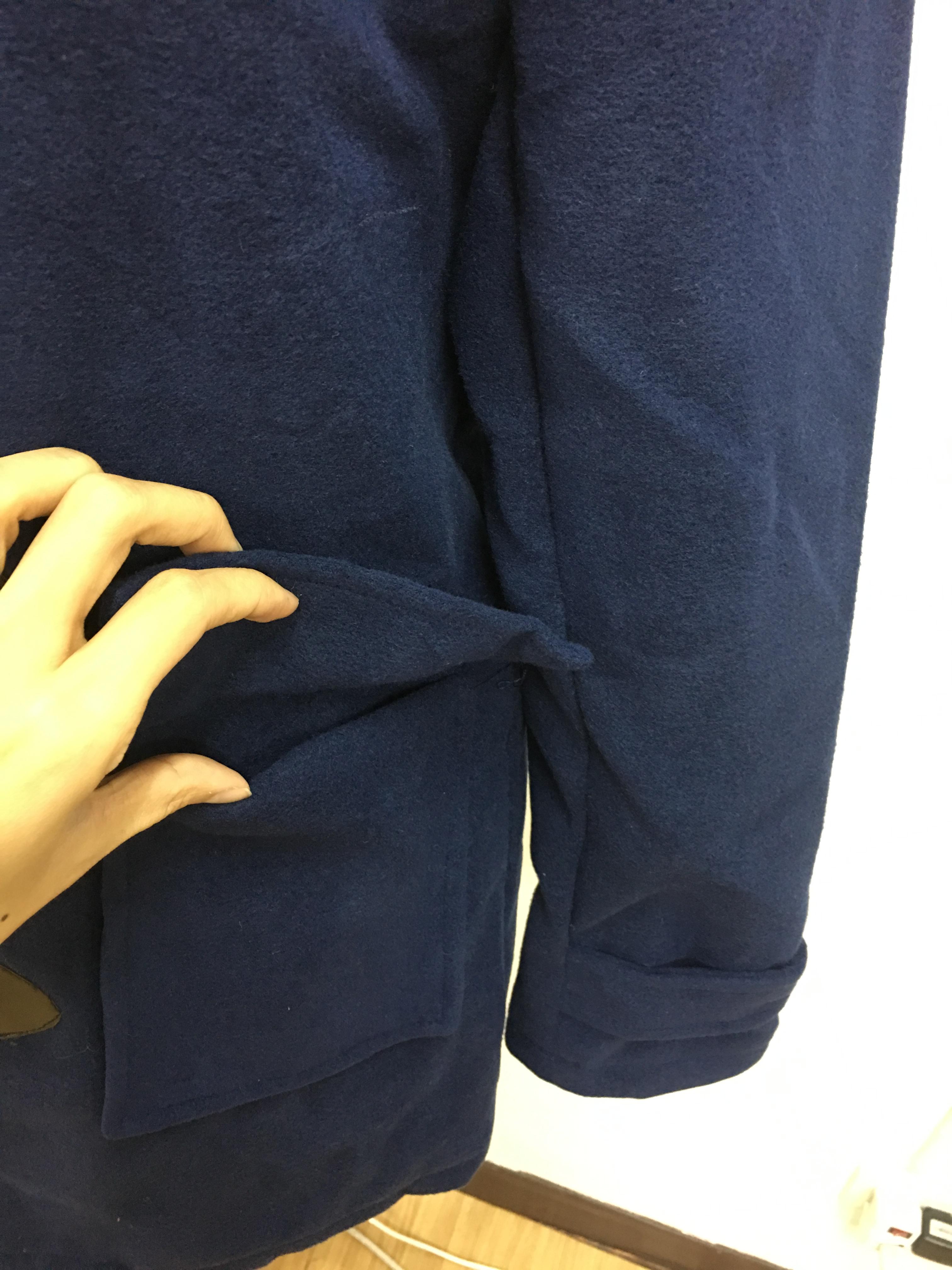 เสื้อโค้ทกันหนาว สีกรมท่า ทรงสวย รุ่นนี้เก๋ตรงกระดุมเลยจ้า ผ้าวูลเนื้อหนาบุซับในกันลม สีกรมท่า