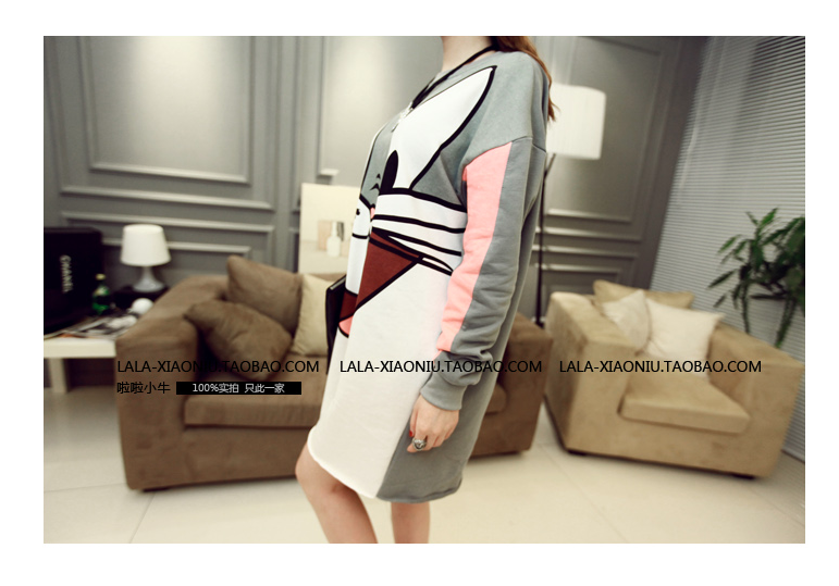 เสื้อยืดแขนยาว ตัวโคล่ง ลายบัคบันนี่ น่ารัก ผ้าไม่หนา พร้อมส่ง