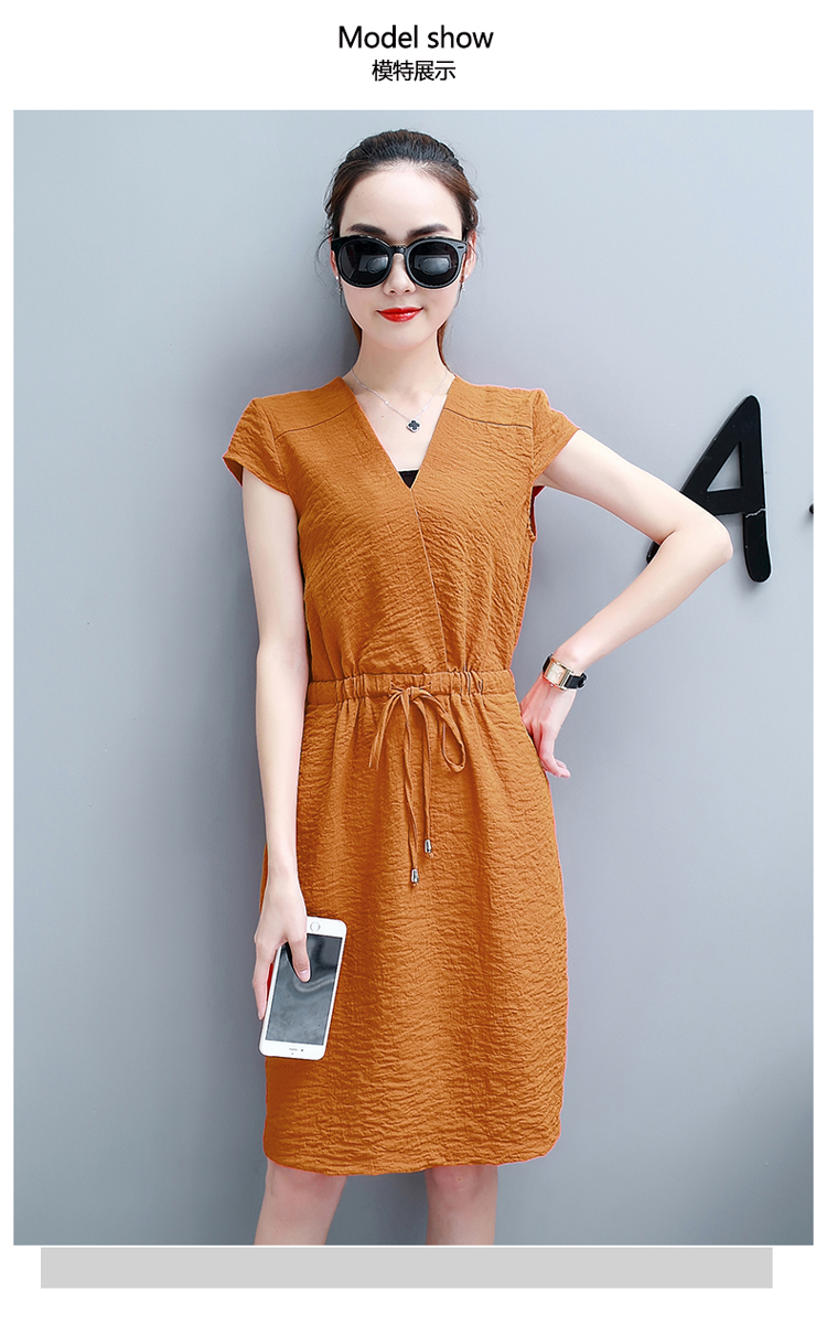Dress4153 ชุดเดรสทรงสวย คอวีป้าย เอวสม็อคยางยืดมีเชือกผูกรูด ชายกระโปรงผ่าหลังเล็กน้อยเพื่อความคล่องตัว งานดีผ้าดีสไตล์เรียบหรูใส่ทำงานได้