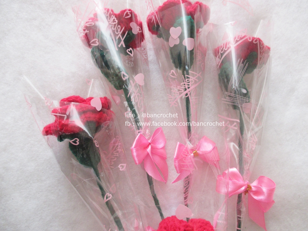 กุหลาบถักสีแดง Red crochet rose