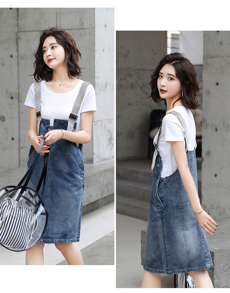 Dress4580 ชุดเอี๊ยมกระโปรงยีนส์สายบ่าแต่งเพชร มีกระเป๋าข้างและหลัง แต่งกระดุมหน้า ผ้ายีนส์แท้เนื้อดีนุ่มใส่สบาย งานดีดีเทลเก๋ๆ ใส่ได้ทุก Season แมทช์กับเสื้อทรงไหนก็น่ารัก รุ่นนี้มีติดตู้ไว้ใส่ได้เรื่อยๆ (ไม่รวมเสื้อตัวในจ้า)