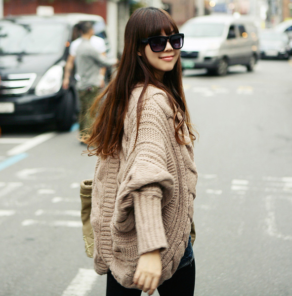 เสื้อกันหนาวถักไหมพรม ทรงสวย ถักมีลายในตัว ทรงเก๋ๆ