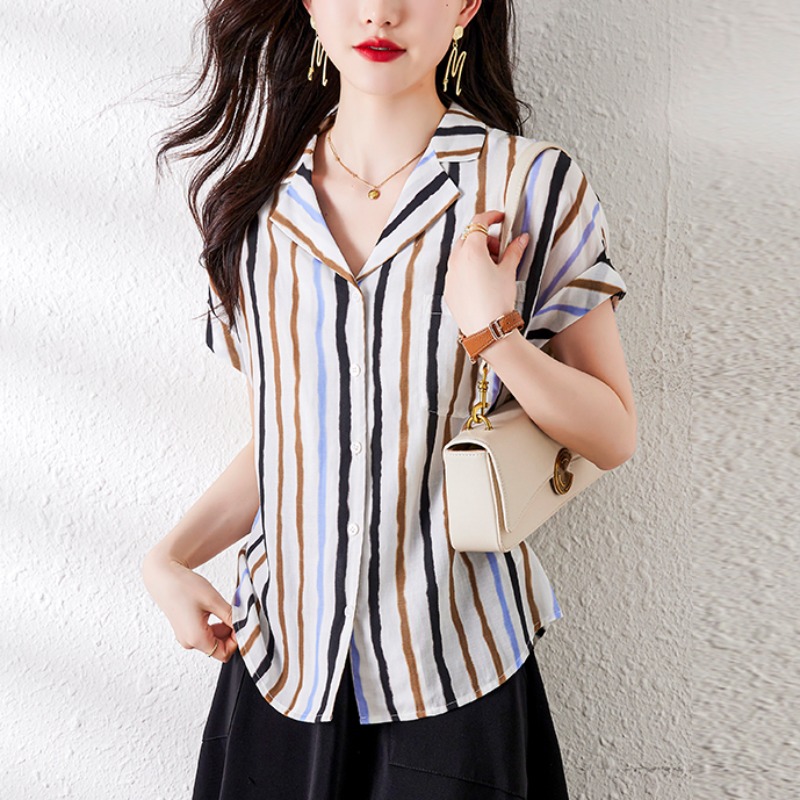 เสื้อเชิ้ตผู้หญิงแขนยาว เสื้อเชิ้ตผู้หญิงใส่ทํางาน 390 บาทต่อชิ้น ฟรีค่าจัดส่ง