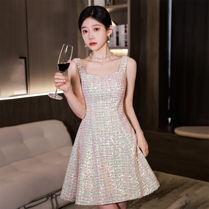 ชุดราตรี ชุดราตรีสวยหรู แบบ ทันสมัย Evening dress