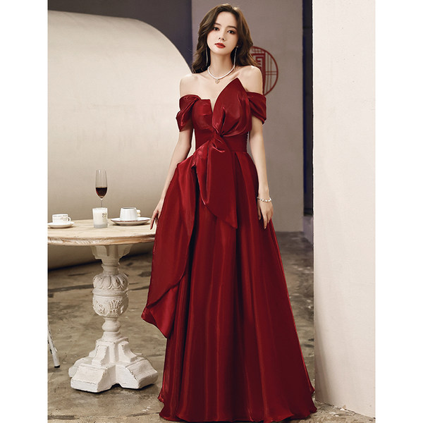 ชุดราตรี ชุดราตรีสวยหรู แบบ ทันสมัย Evening dress