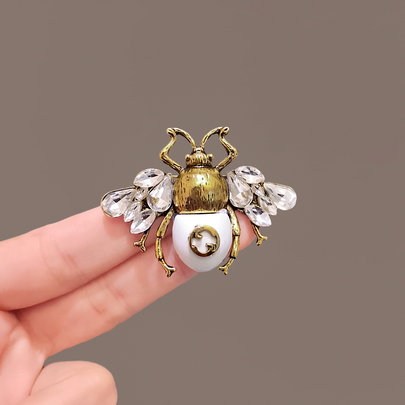เข็มกลัด เข็มกลัดสวยๆ เข็มกลัดติดเสื้อ Brooch