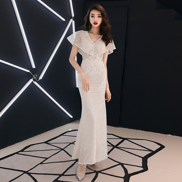 ชุดราตรี ชุดราตรีสวยหรู แบบ ทันสมัย Evening dress