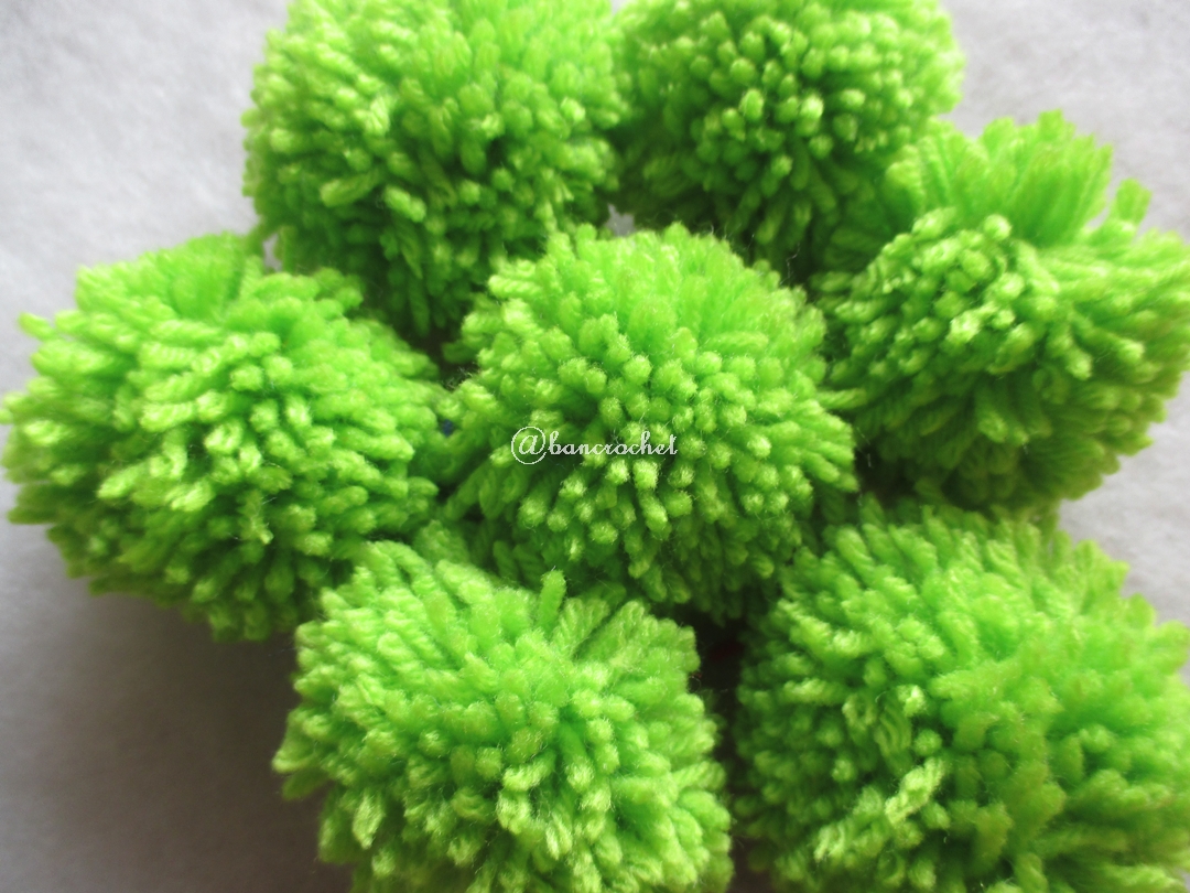 ปอมปอมไหมพรมสีเขียว ขนาด 2 นิ้ว pompoms crochet