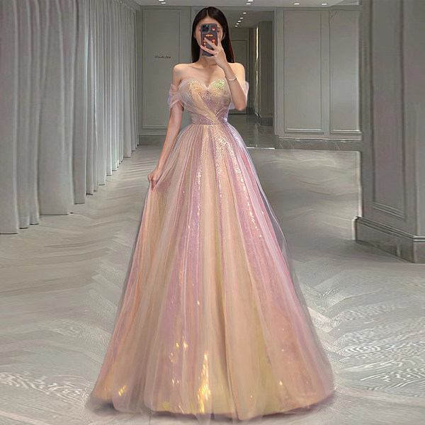 ชุดราตรี ชุดราตรีสวยหรู แบบ ทันสมัย Evening dress