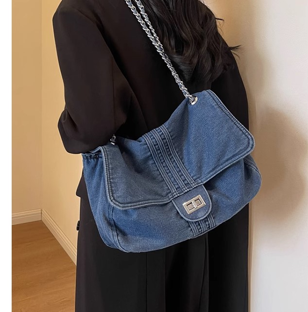 แฟชั่น กระเป๋าสะพาย ผ้ายีนส์ แบบวัยรุ่น มาใหม่ สายโซ่ แบบสวย สะพายทำงาน เรียน ก็ เก๋ น่ารัก ๆ 854313