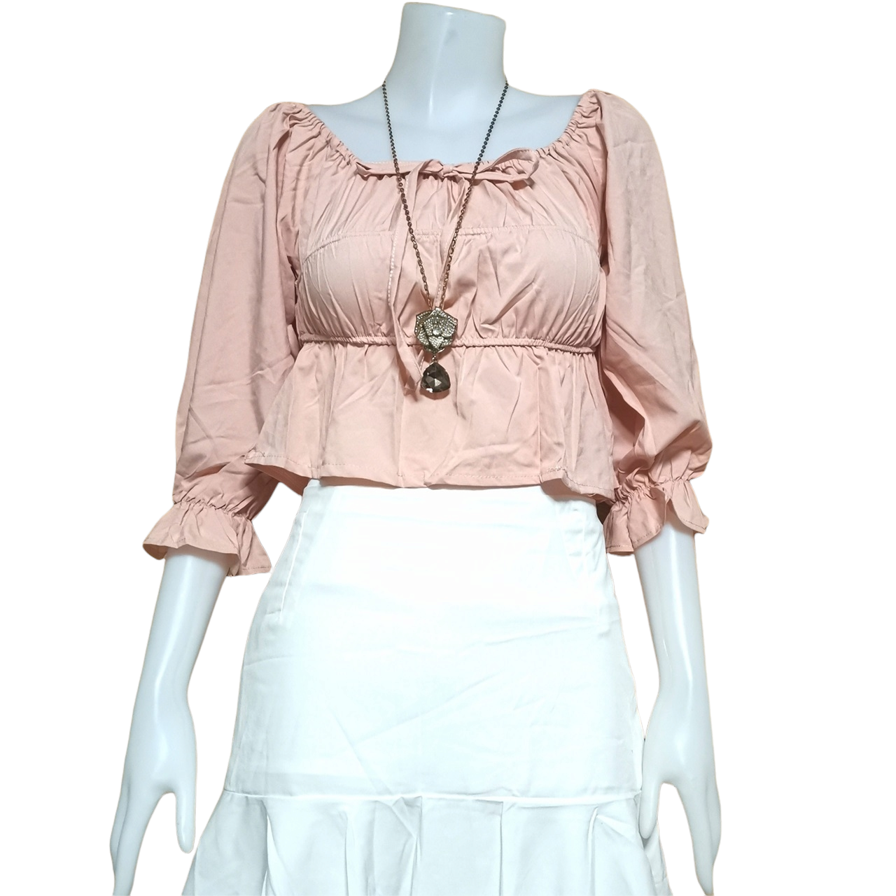 Blouse3914 เสื้อเปิดไหล่แขนสามส่วนดึงยางรอบบ่า ผูกโบว์อก สม็อครอบเอว ใส่เปิดไหล่หรือเกาะไหล่ก็ได้ ผ้าไหมอิตาลีเนื้อดีนุ่มใส่สบายไม่ยับง่าย งานน่ารักแมทช์กับอะไรก็เข้า มี 8 สี สีเนื้อ, ดำ, เขียวมะนาว, เขียวเข้ม, แดงเลือดหมู, โอลด์โรส, ขาว,
