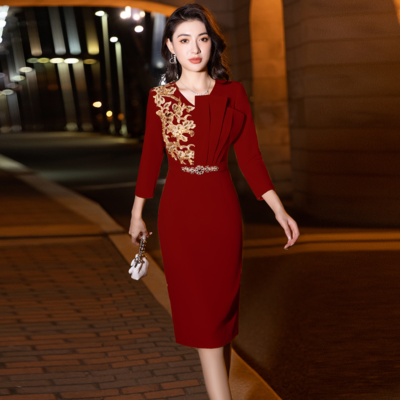 ชุดราตรี ชุดราตรีสวยหรู แบบ ทันสมัย Evening dress
