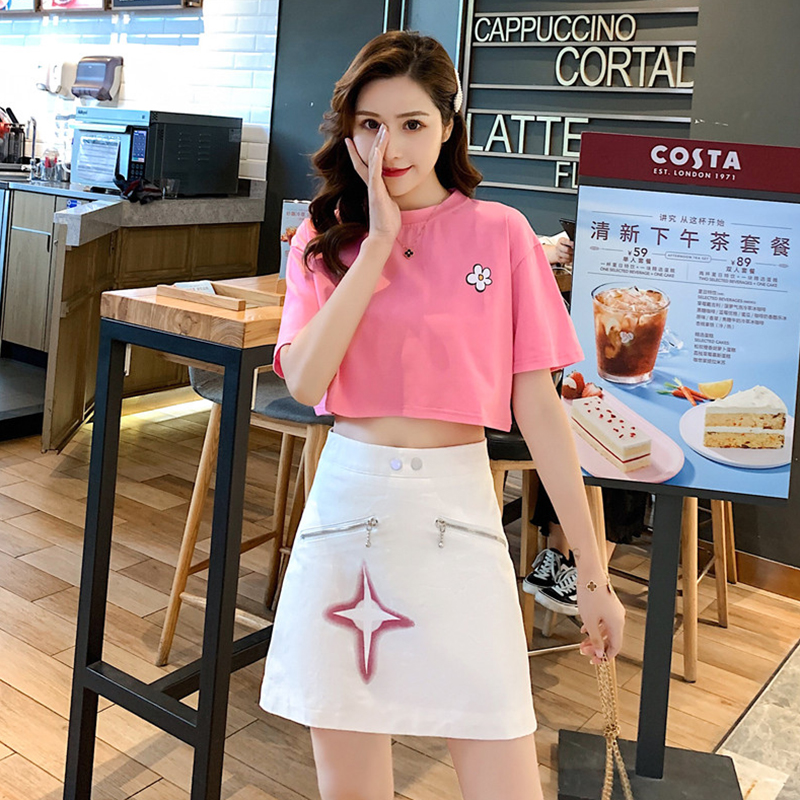 Set_bs1772 ชุดเซ็ท 2 ชิ้น(เสื้อ+กระโปรง) เสื้อครอปสีชมพูผ้าคอตตอนเนื้อนุ่มยืดหยุ่นสูง+กระโปรงทรงเอซิปหลังสีขาวแต่งซิปผ้าคอตตอนโพลีมีซับใน งานเซ็ทเข้าชุดสุดน่ารัก ดีเทลเก๋ๆ ดีงาม แมทช์ได้ลงตัวเข้ากันดูดีที่สุด
