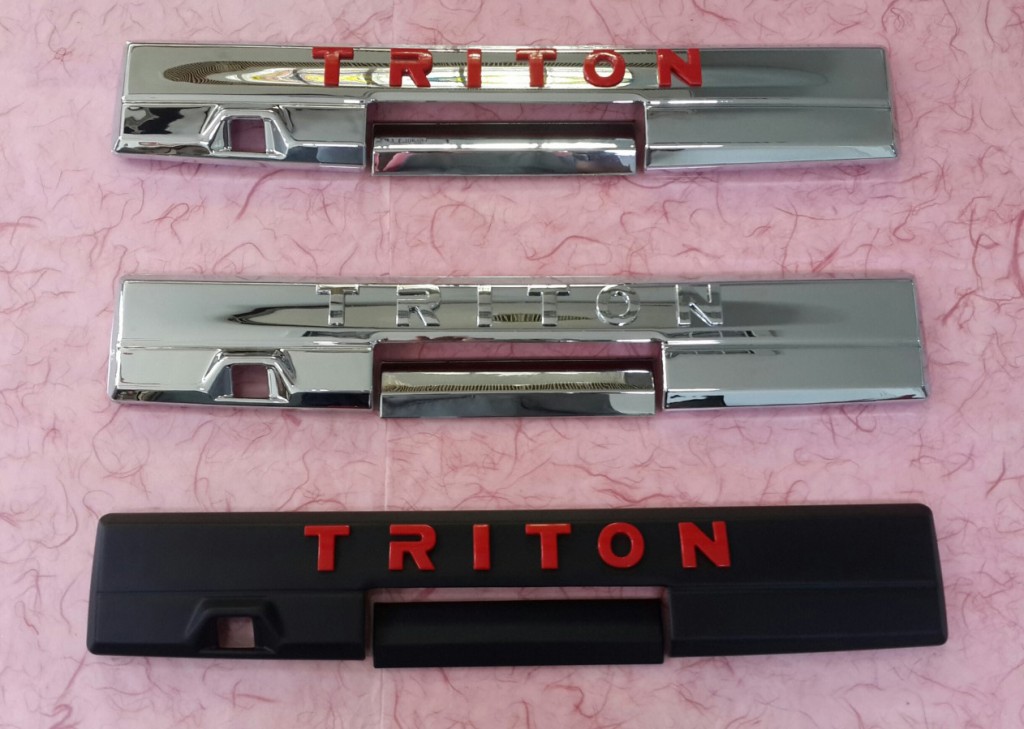 เบ้าท้าย(มีกล้อง) Triton 2019