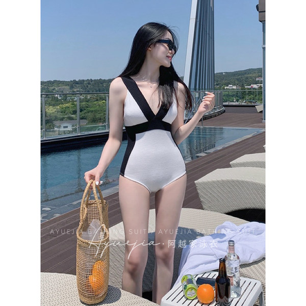 ชุดว่ายน้ำผู้หญิง ชุดว่ายน้ำน่ารัก Bikini ชุดไปทะเล