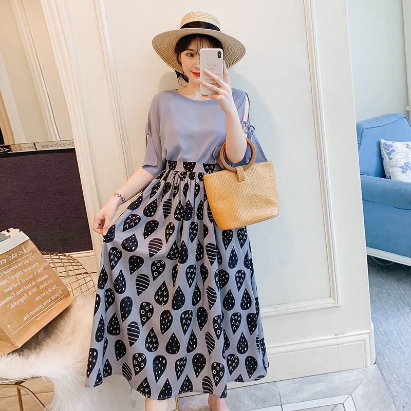 Set_bs1776 ชุดเซ็ท 2 ชิ้น(เสื้อ+กระโปรง) เสื้อแฟชั่นแขนผ่าผูกโบว์สีพื้นฟ้าคราม + กระโปรงยาวลายกราฟฟิคเอวยางยืด ผ้าโพลีเนื้อดีนุ่มใส่สบายผ้าเนื้อดีเรียบสวยไม่ยับง่าย งานเซ็ทเข้าชุดสุดน่ารัก ดีเทลเก๋ๆ ดีงาม แมทช์ได้ลงตัวเข้ากันดูดีที่สุด