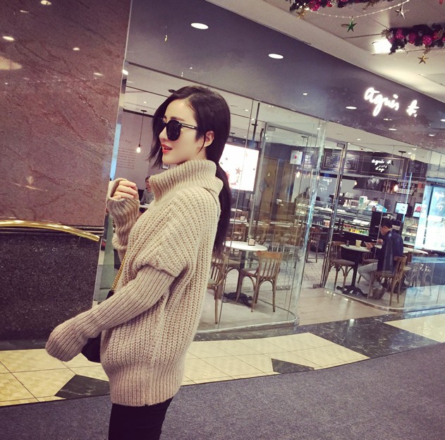 เสื้อไหมพรม คอเต่าพับได้ตามต้องการ ยืดได้เยอะ ทรงเก๋ๆ ส่วนแขนถอดออกได้ ใส่ได้หลายแบบ เก๋มากๆ พร้อมส่งเลยจ้า