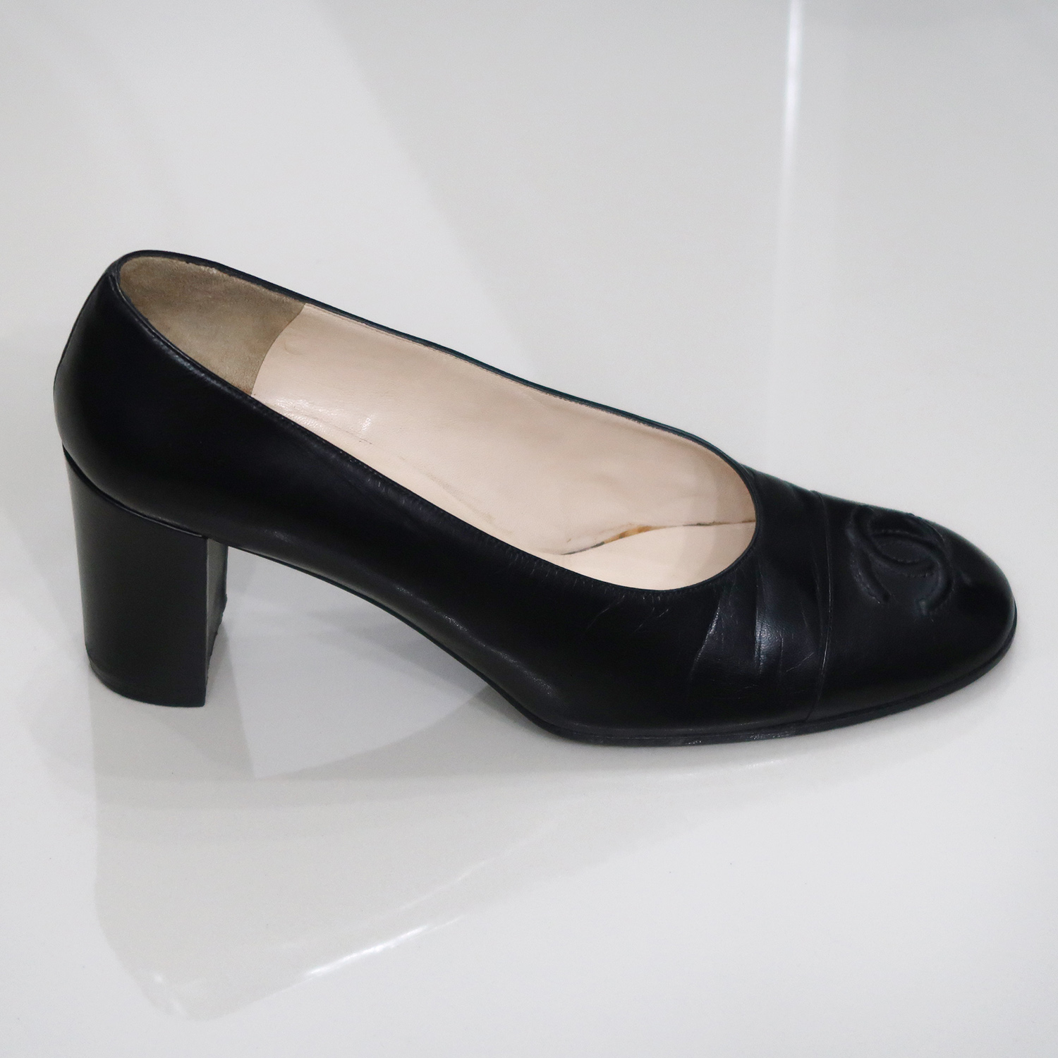 Chanel Black Calf Leather Cap Toe Pumps Size 38.5