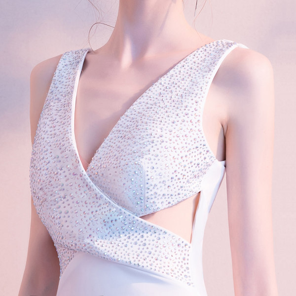 ชุดราตรี ชุดราตรีสวยหรู แบบ ทันสมัย Evening dress