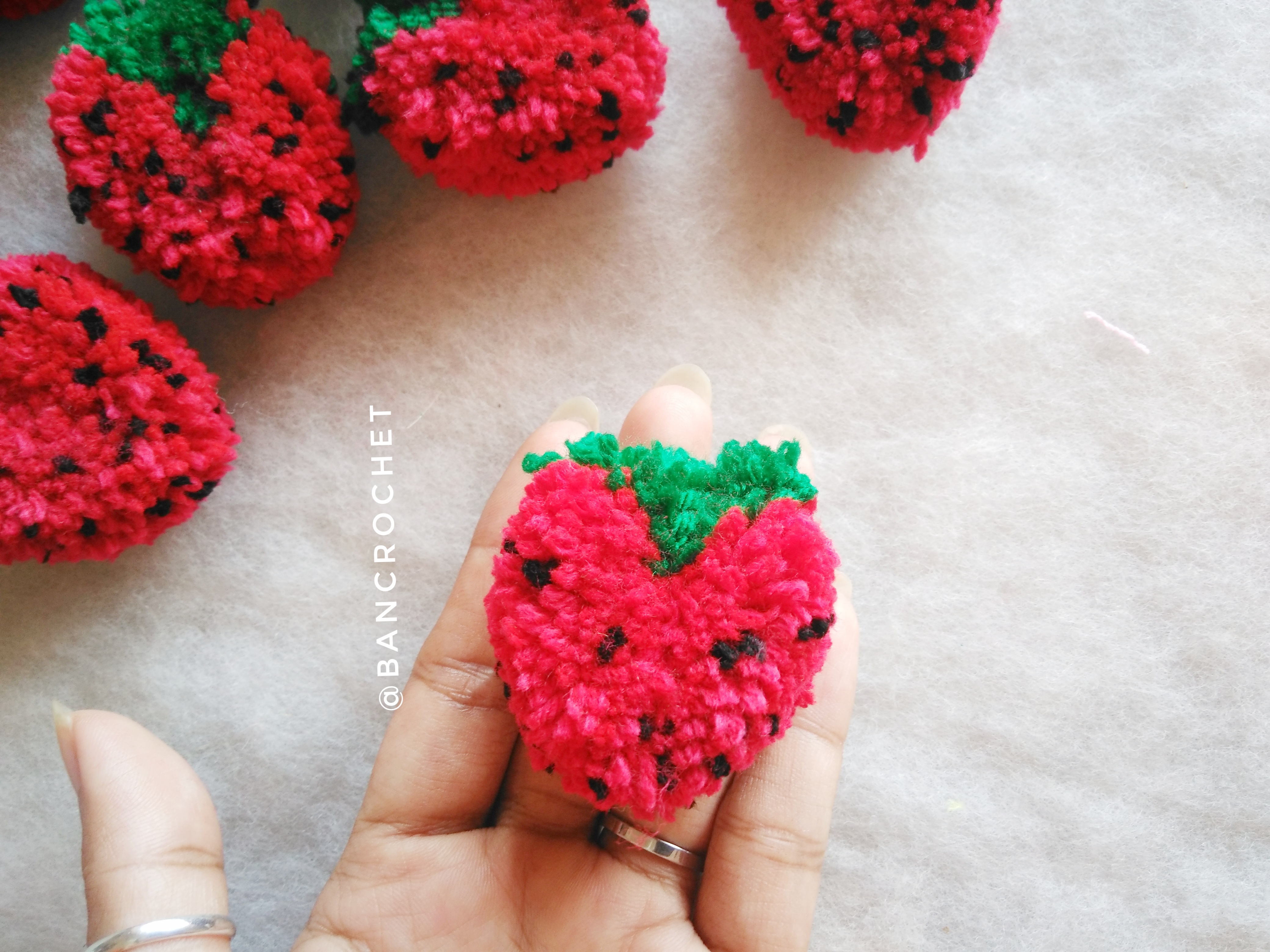 Bancrochet ปอมปอมสตรอเบอรี่ (เฉพาะราคาส่ง) pompoms strawberry (only wholesale) สำเนา หลากสี/mix 2 นิ้ว/ 2 inch