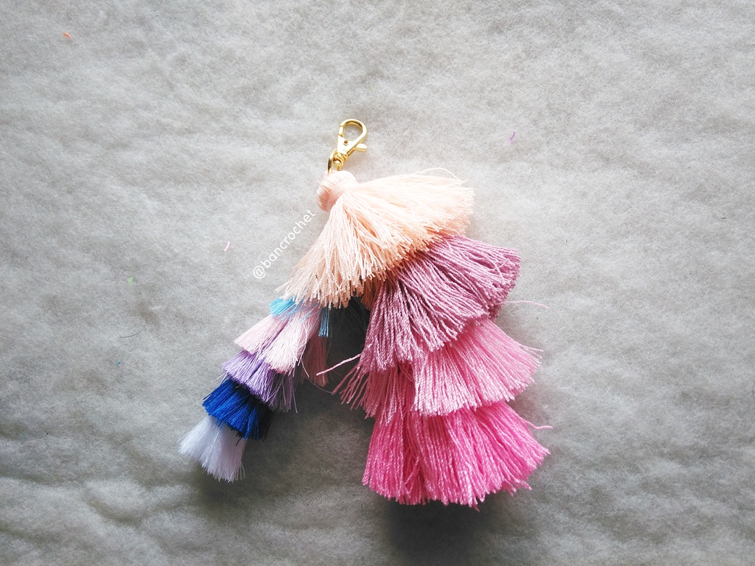Bancrochet พวงกุญแจพู่ห้อยกระเป๋า tassels pompoms keychains หลากสี 5.5-6นิ้ว