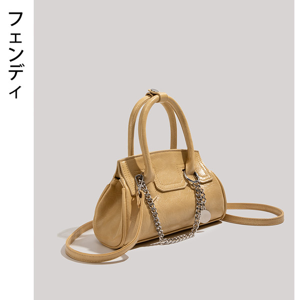 กระเป๋าสะพายข้างผู้หญิง กระเป๋าสะพายสไตล์เกาหลี By Japanese フェンディ authentic bag
