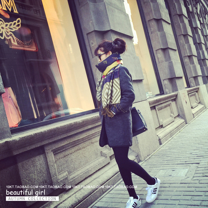 ผ้าพันคอ/ผ้าคลุมไหล่ กันหนาว ลายเก๋ๆ จะใส่คลุมหรือพันคอ ก็เก๋ พร้อมส่งเลยจ้า same pic