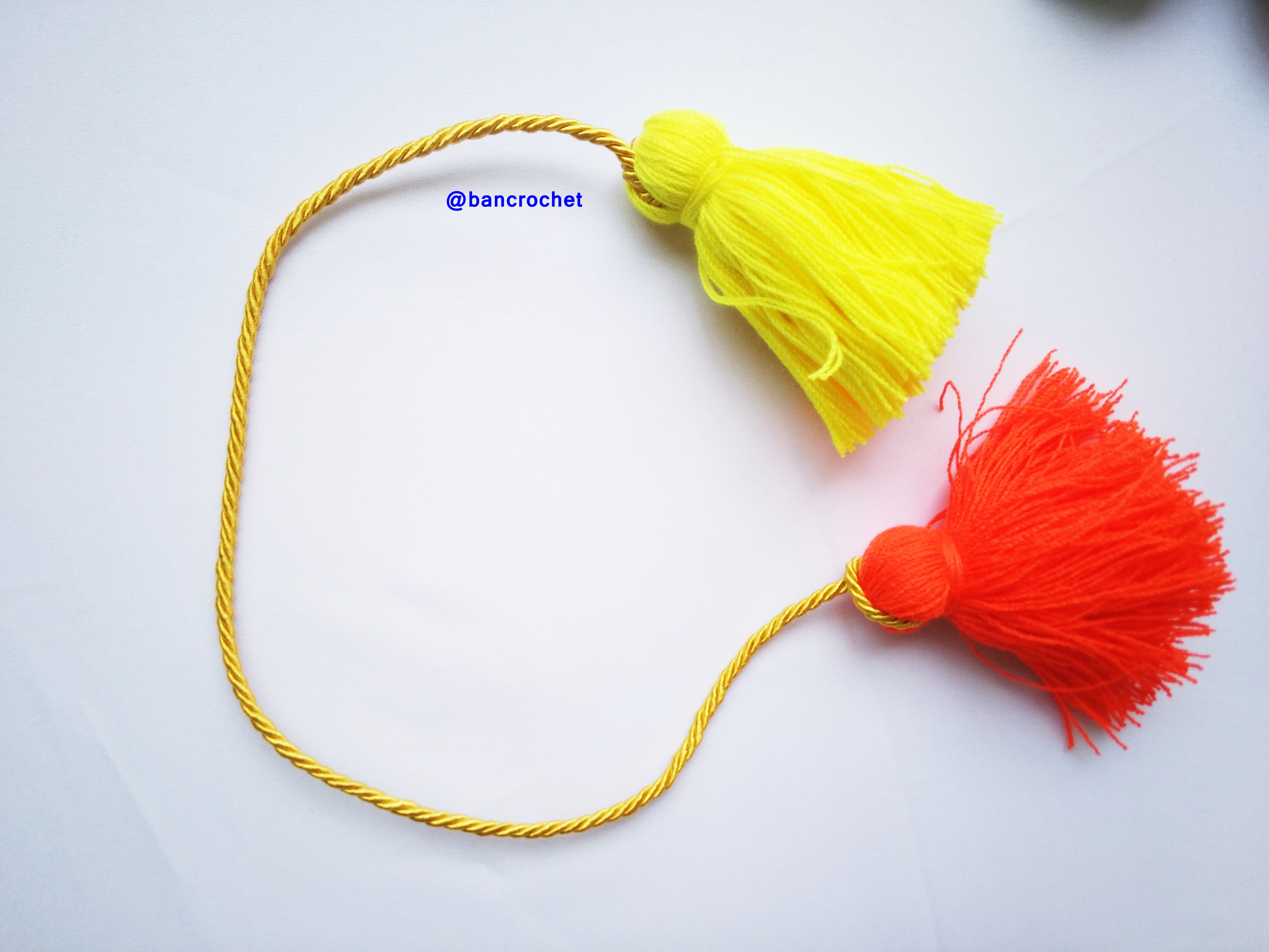Bancrochet พู่ห้อยกระเป๋า/ที่ห้อยกระเป๋าแฮนด์เมด Tassels keychain hanging for bags หลากสี 4 นิ้ว