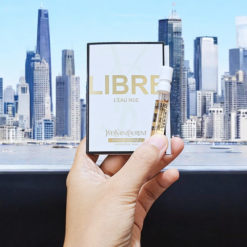 Yves Saint Laurent Libre L'Eau Nue Parfum De Peau 2 ml.