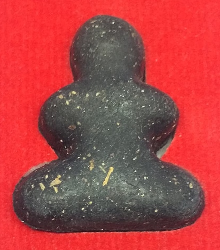 พระปิดตาเนื้อผงโสฬสมงคลพระอาจารย์แว่น วัดสะพานสูง