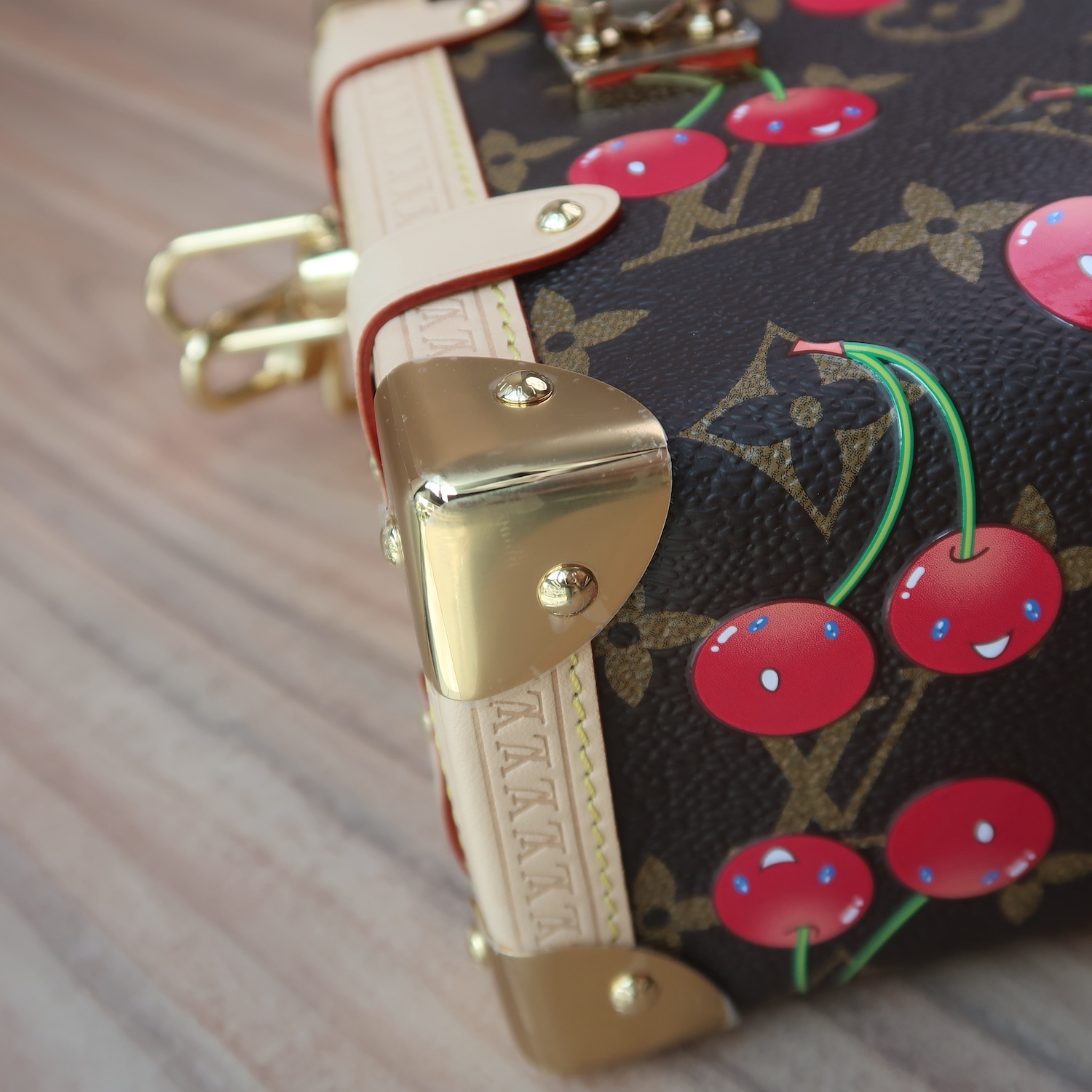 LVxMurakami Monogram Cherry Side Trunk MM (พารากอน 8 วัน)