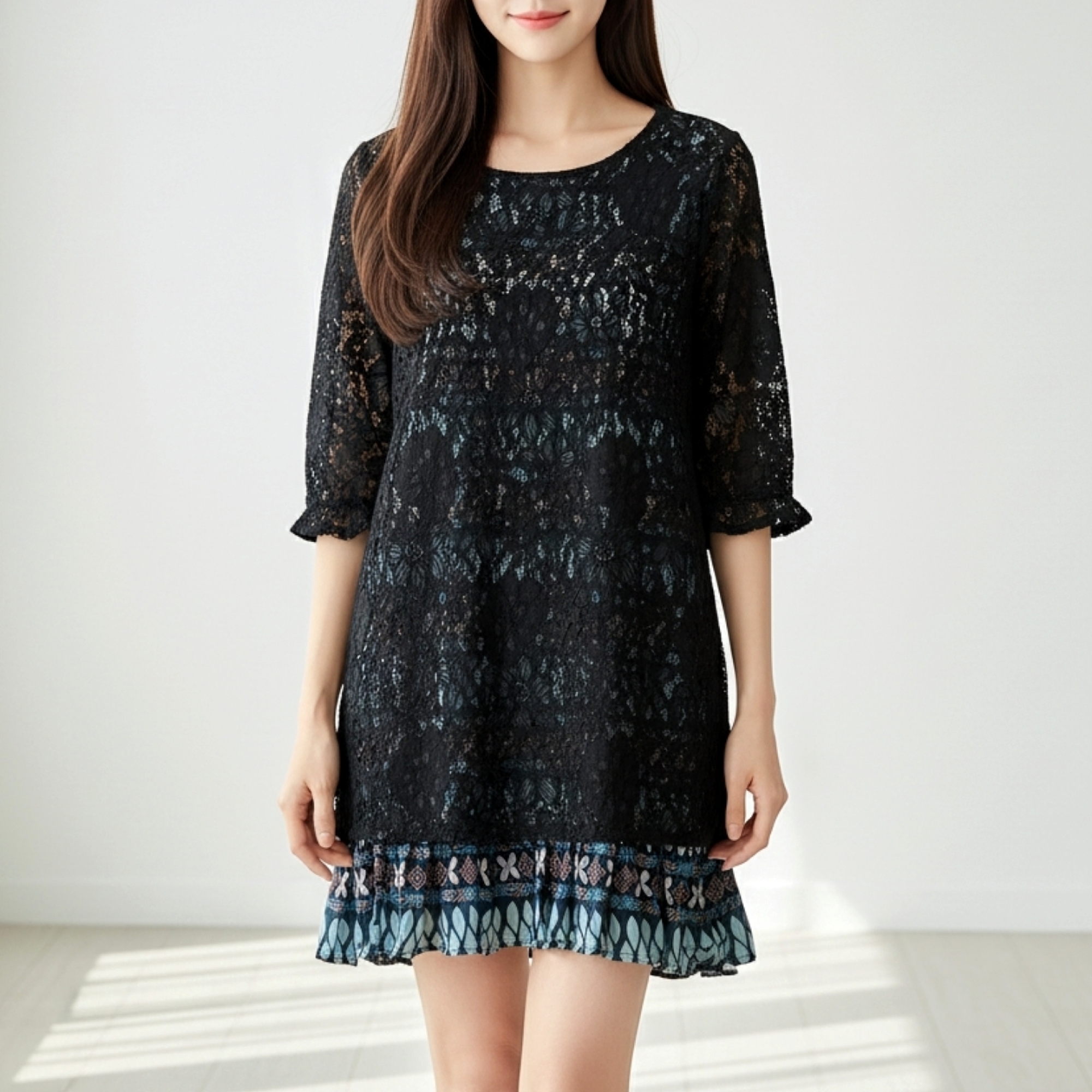 Dress3932 เดรสลูกไม้สีดำเนื้อนุ่มคลุมทับผ้าเนื้อดีลายกราฟฟิค แต่งชายระบาย แขนยาวสี่ส่วนชายระบาย งานสวย ใส่ง่าย น่ารักมาก