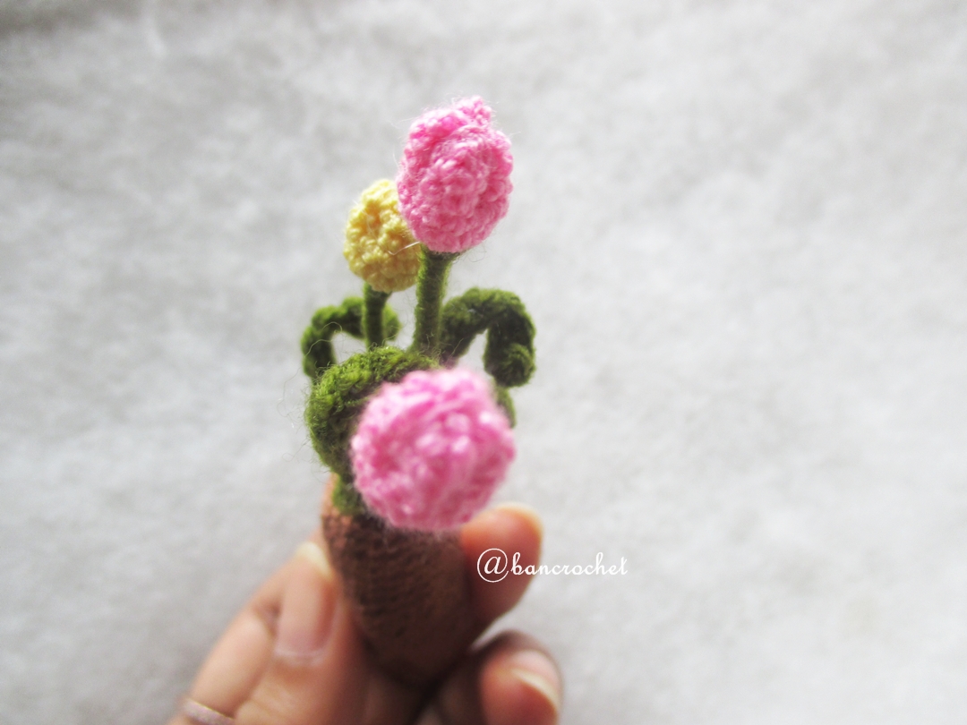ดอกทิวลิปจิ๋วถักโครเชต์ Mini Tulip flowers crochet