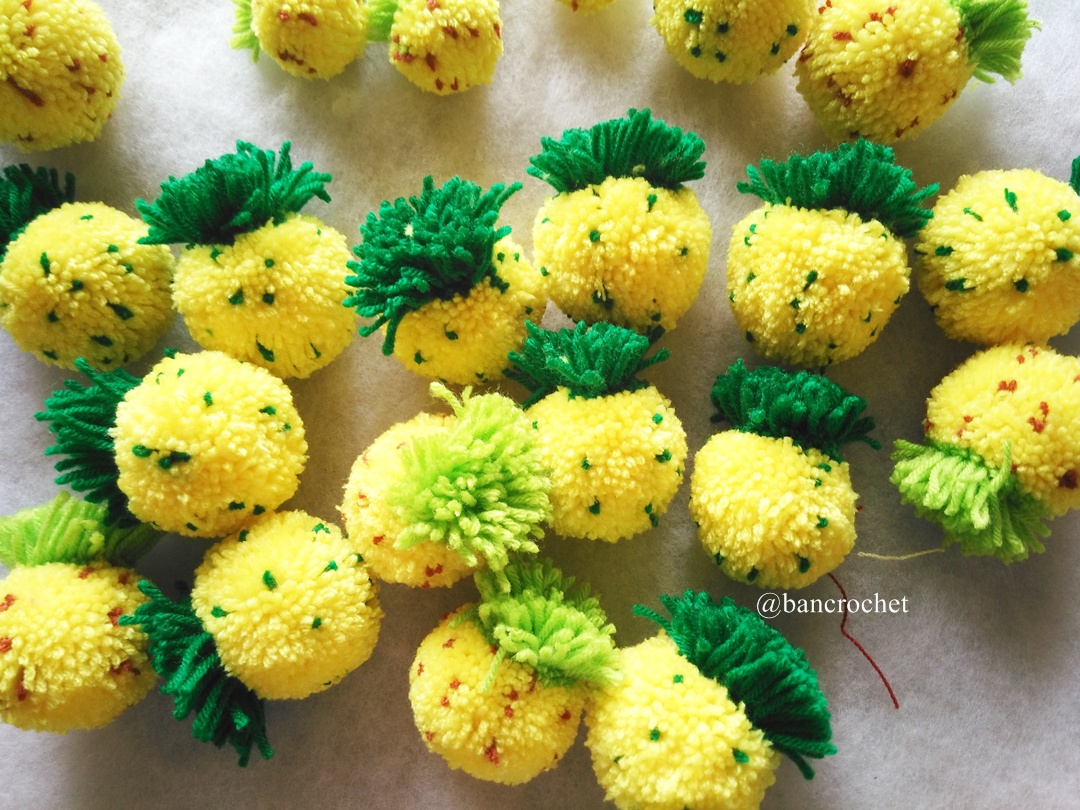 สับปะรดปอมปอม pom poms fruits เหลือง 2 นิ้ว