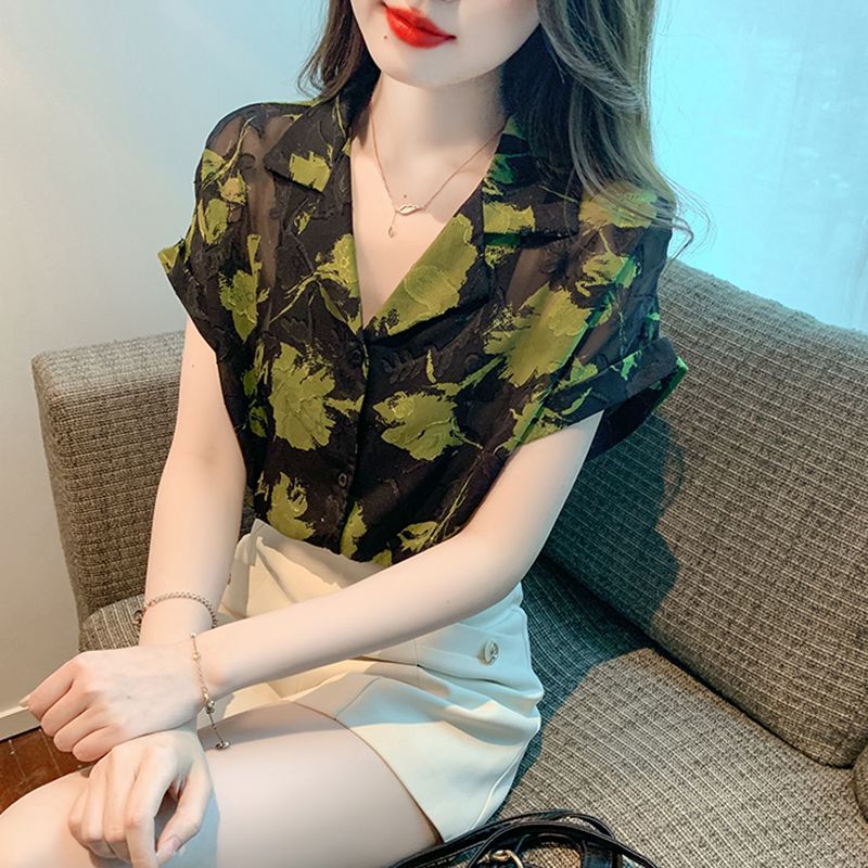 เสื้อเชิ้ตผู้หญิงแขนยาว เสื้อเชิ้ตผู้หญิงใส่ทํางาน 390 บาทต่อชิ้น ฟรีค่าจัดส่ง
