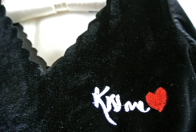 เสื้อยืดกำมะหยี่ คอวี