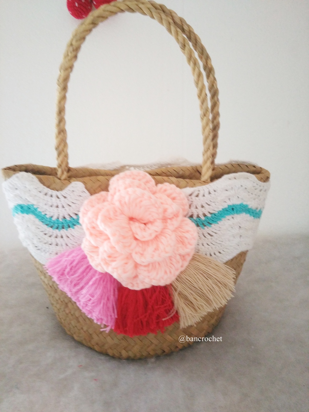 กระเป๋าสานกระจูดประดับดอกไม้ grajood basket weave bags ธรรมชาติ 7*10*7*12 นิ้ว