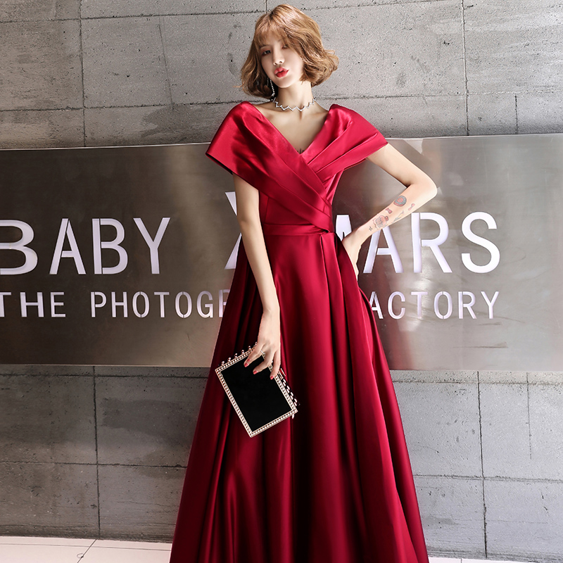 ชุดราตรี ชุดราตรีสวยหรู แบบ ทันสมัย Evening dress