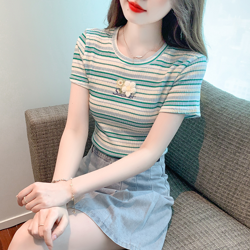 เสื้อผ้าวัยรุ่นเกาหลี เสื้อยืดวัยรุ่นผู้หญิง มีขนาด S M L XL